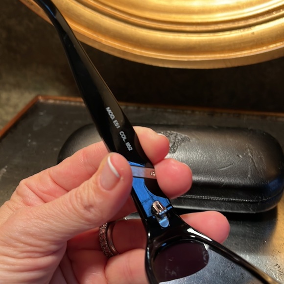 Versus Buy Gianni Versace made in Italy. Style number MODE51. Collection 852. - Picture 3 of 5